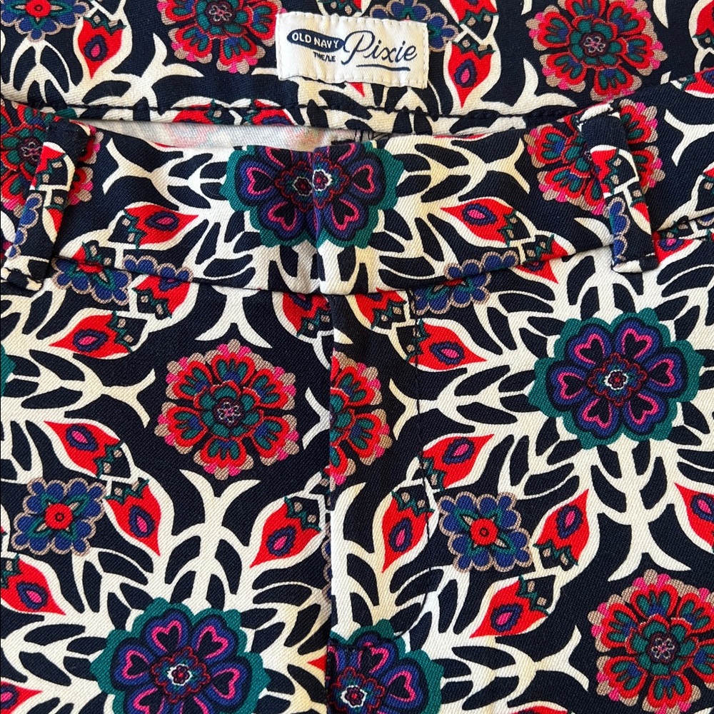 Old Navy Pixie Ankle Pants Navy Floral Print